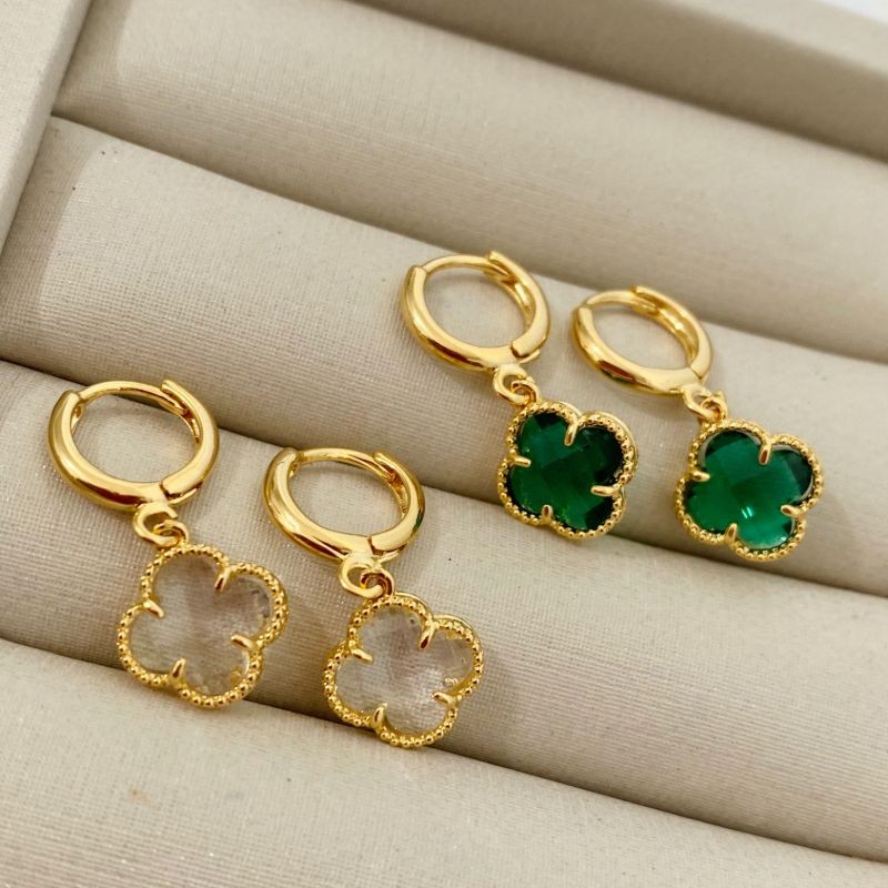 Brinco Argola Banhada a Ouro 18k Trevo Delicado