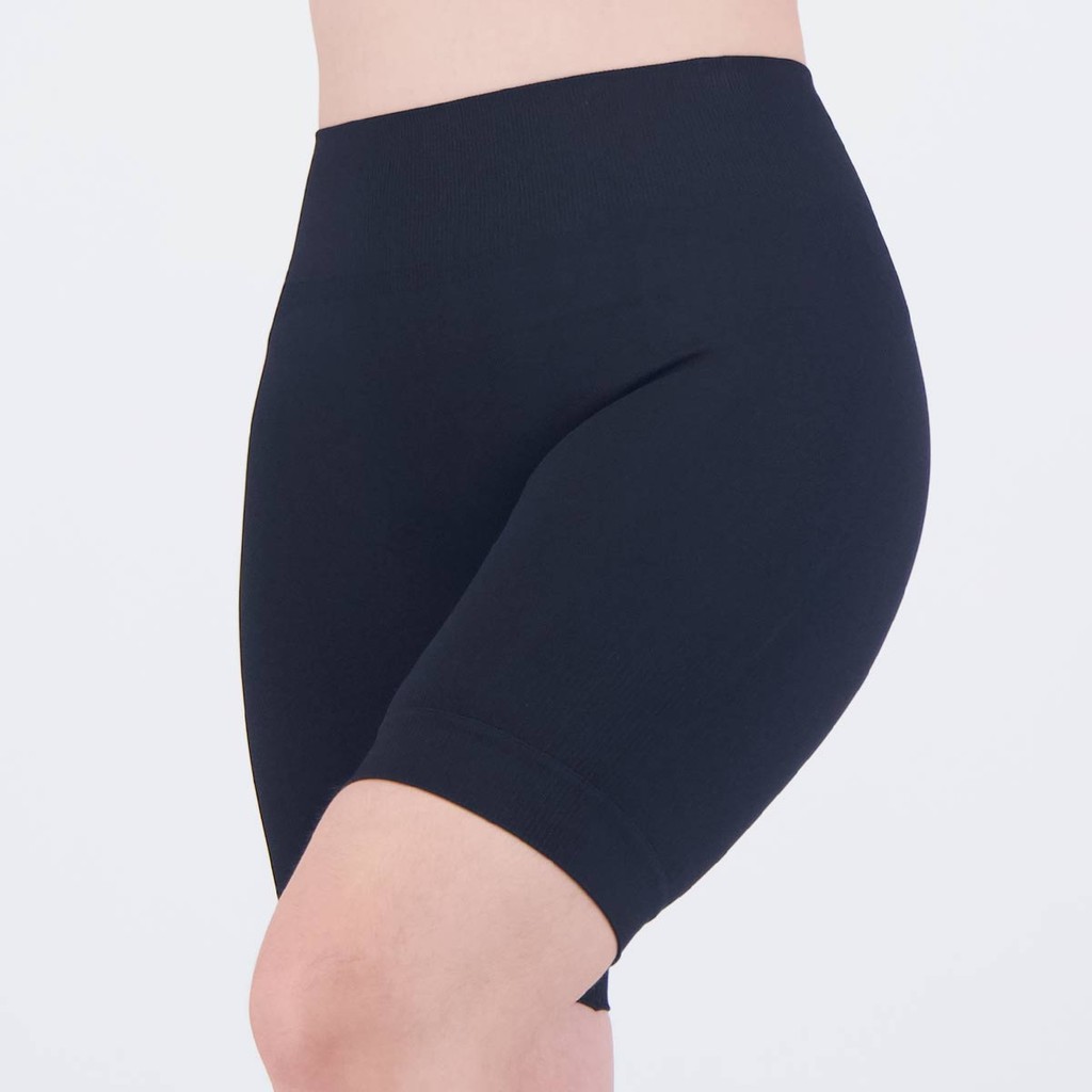 Bermuda Selene Sem Costura Fitness Feminina Preta
