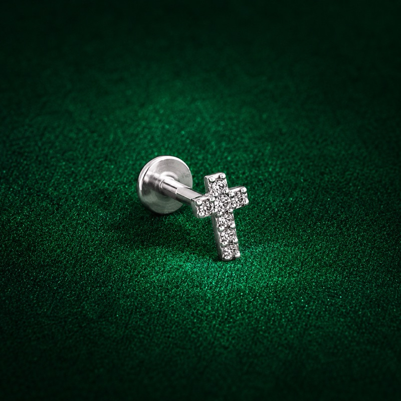 Piercing Orelha Cruz Cravejada Prata 925 Brilho Delicado