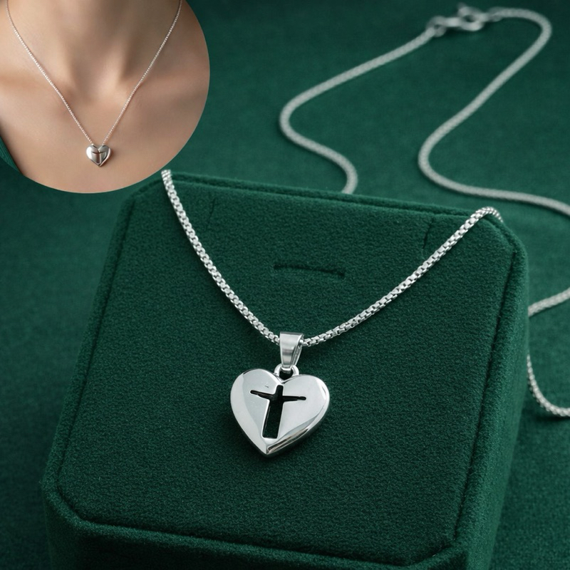 Gargantilha Prata 925 Coração Vazado com Cristo  Joia Delicada